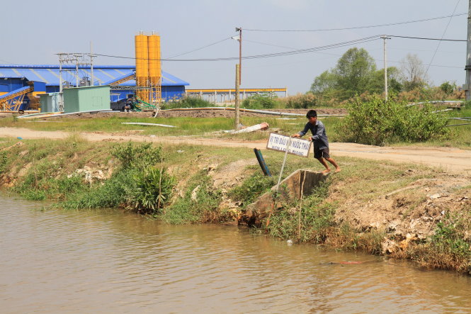 [-]Dự[-]án[-]nhà[-]máy[-]giấy[-]Đại[-]Dương:[-]Nguy[-]cơ[-]ô[-]nhiễm[-]sông[-]Tiền